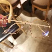 在上海配眼镜，哪些店铺值得去，哪家店铺的优惠更大?