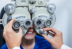 在深圳，延缓儿童近视的几点方法介绍和儿童配眼镜的推荐