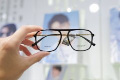 在重庆给孩子配依视路星趣控眼镜多少钱?